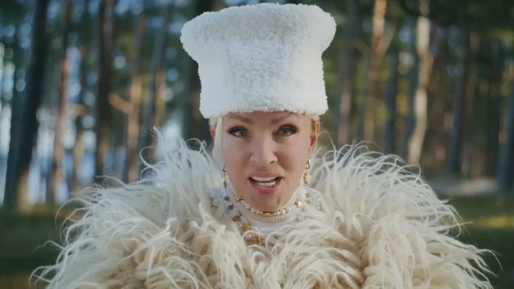 Лайма Вайкуле исполнила «Щедрик» в рекламе АТБ: украинцы в недоумении