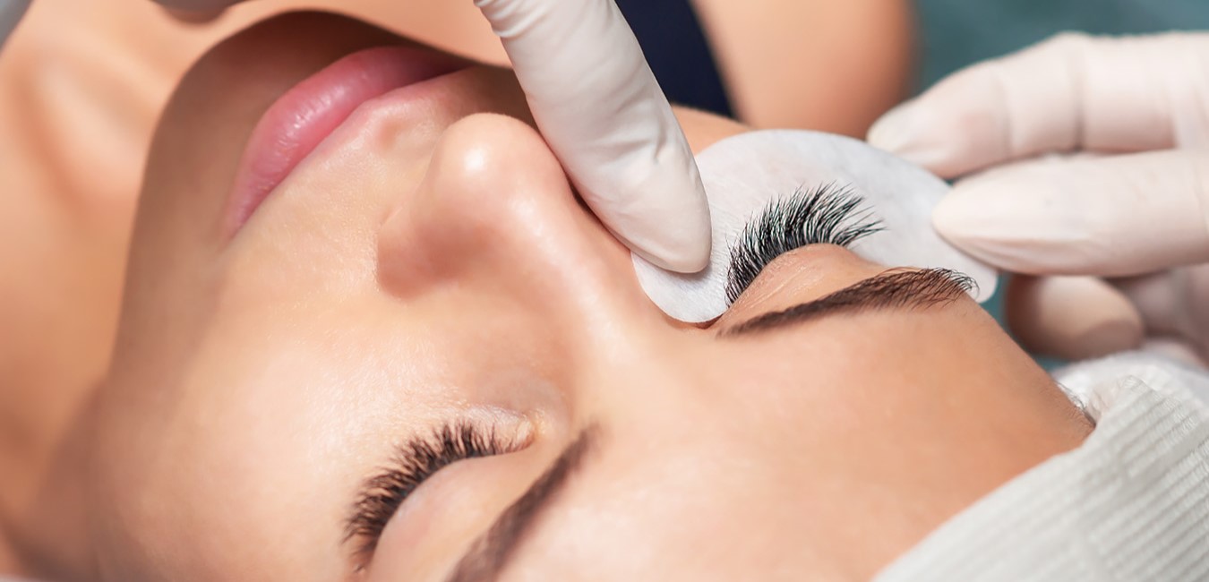 Ламинирование ресниц или Наращивание: Чей взгляд сияет ярче?